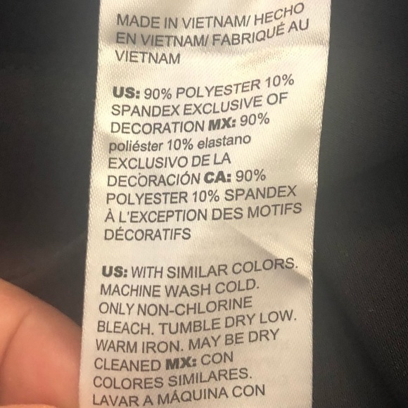 Chicos/ Woman’s cuffed cigarette pants/ silver stripe down side/ size 0-5R /US 6 - Picture 7 of 9